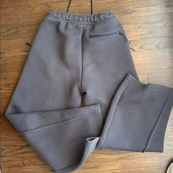 Men’s Nike Tech Men's Fleece Loose-Fit Open Hem Pants - Picture 6 of 7